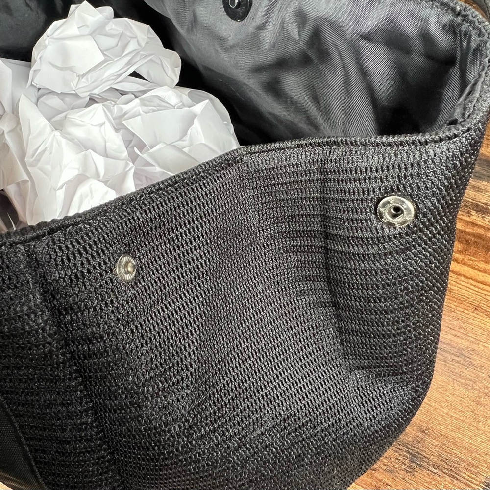 Puma Up & Comer Tote Bag Black Lightweight Lined Duffle Gym Sporty - Picture 9 of 13